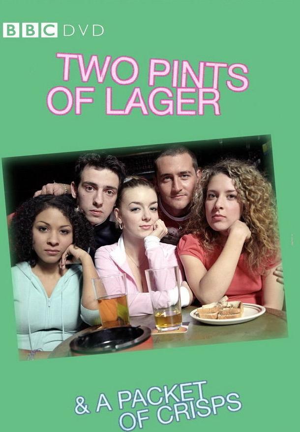 Две пинты лагера и упаковка чипсов
